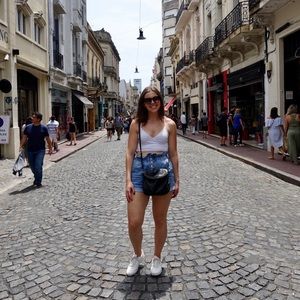 Meet your Posher, Kim